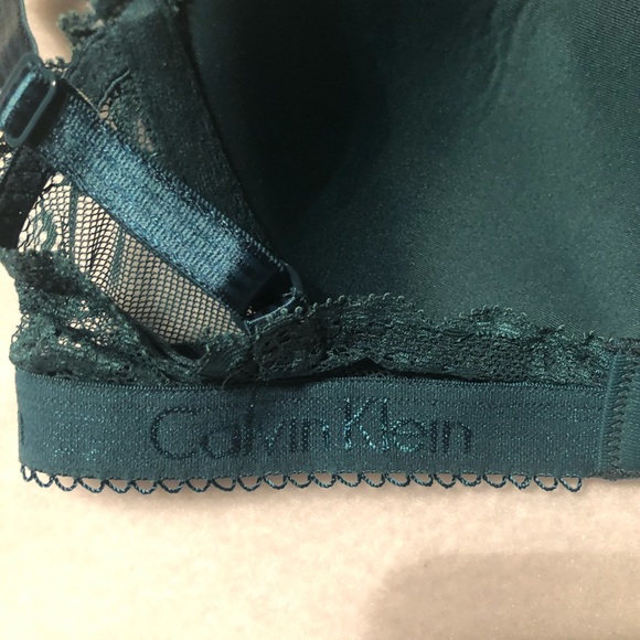 Calvin Klein Lace Bra 36C - Picture 6 of 11
